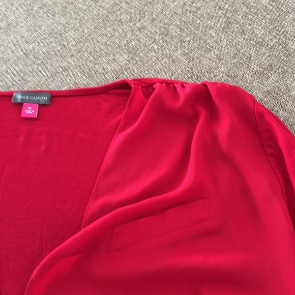 Red twist front top.  Size XL - Picture 4 of 4
